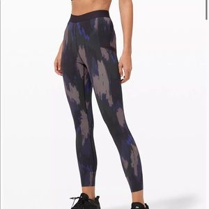 LIKE NEW Take the Moment Tight 25”